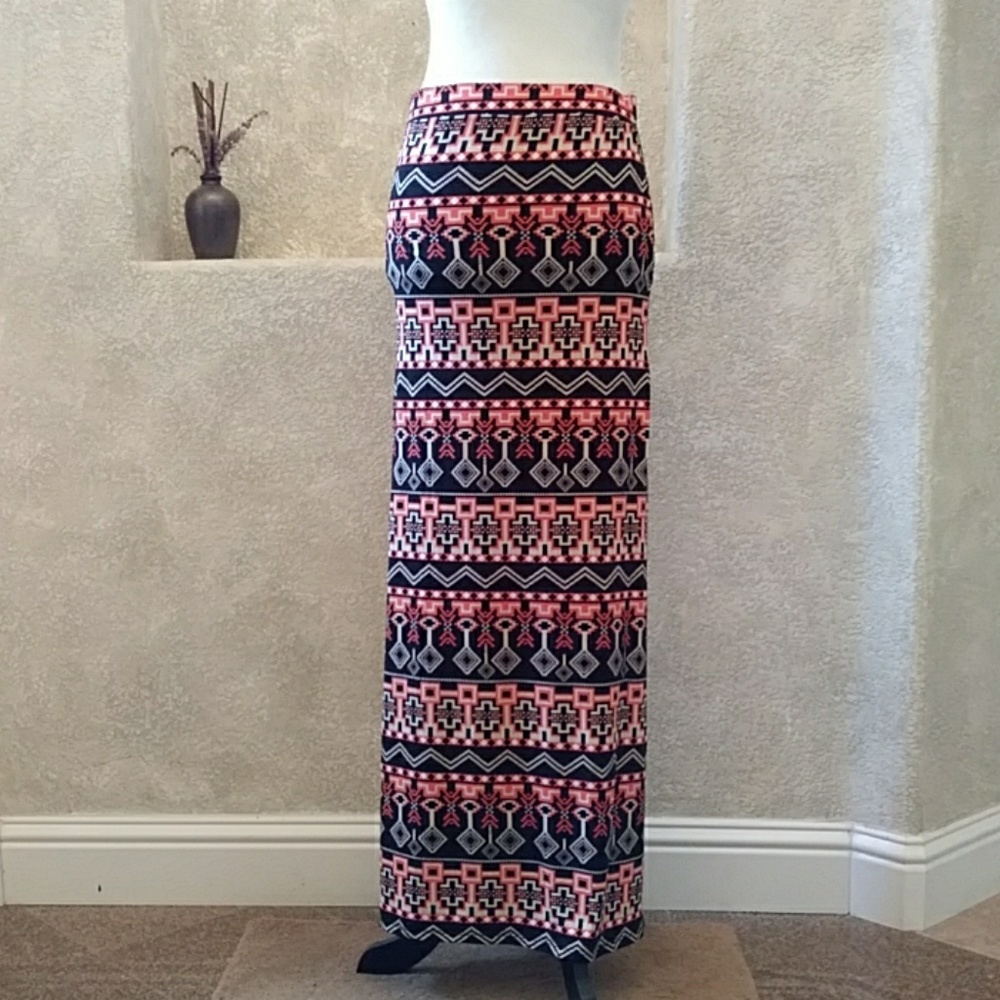 Tribal Print Maxi Skirt Curve Hugging Jersey Sz L NWoT